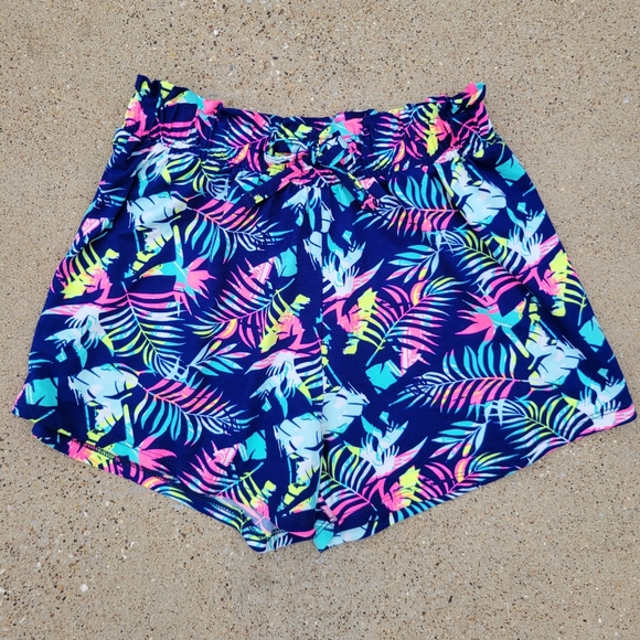 Love Rep Blic Floral Shorts sz M (10-12) - Picture 1 of 3